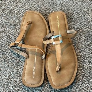 New natural color sandal. Cushioned sole. Silver hardware.